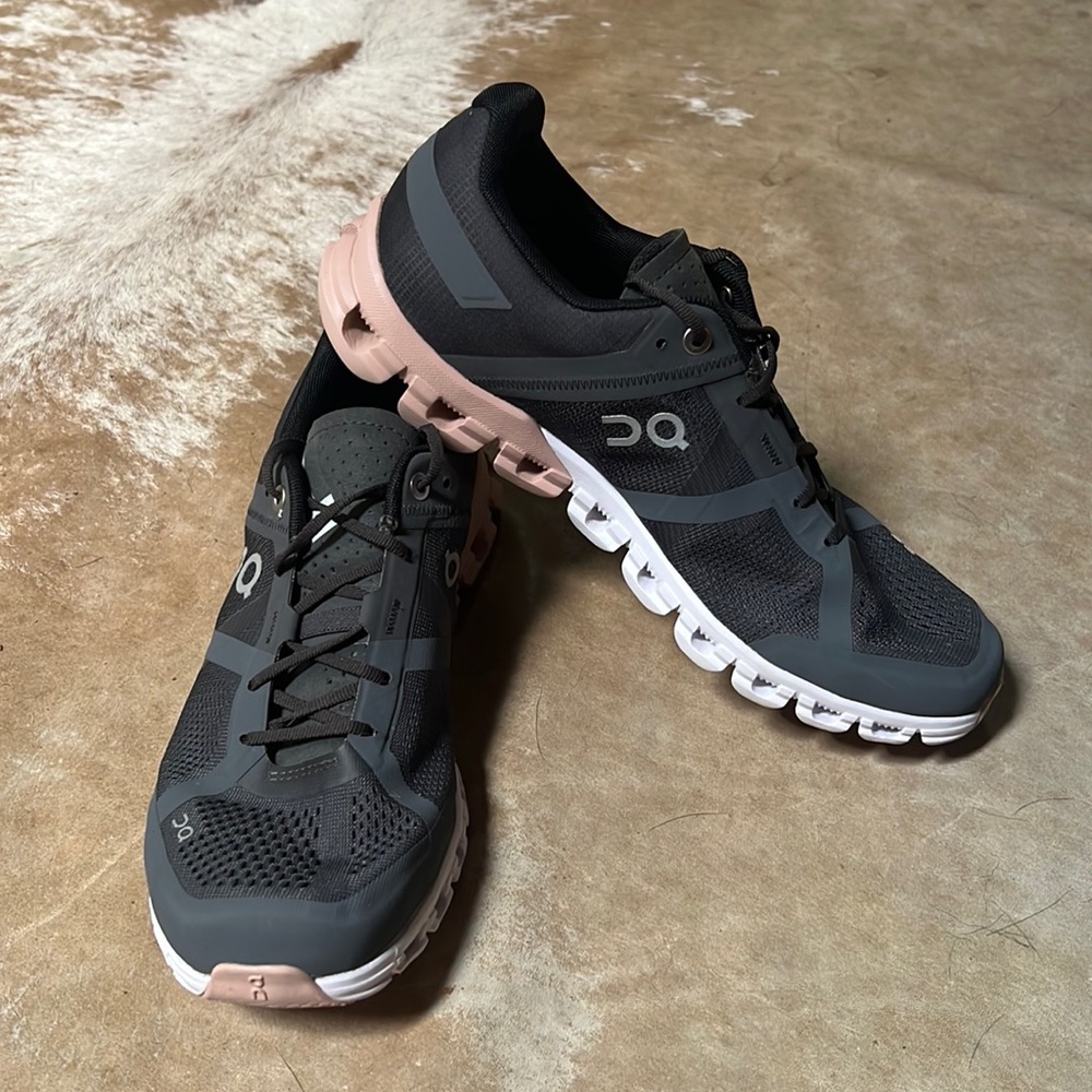 Women’s On cloudflow size 8.5